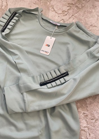 Trendyol & Milla Kolları boncuk detaylı sweatshirt