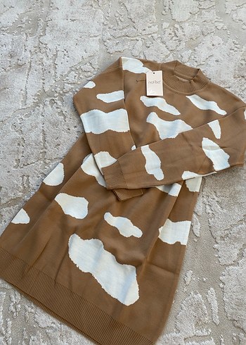 Trendyol & Milla Uzun Kollu Kahverengi Batik Desenli Kadın Kazak