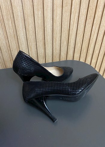 37 Beden siyah Renk Klasik Siyah Yılan Derisi Desenli Stiletto