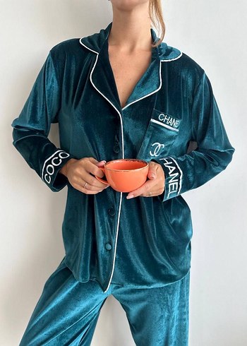 m Beden Mor Uzun Kollu Parlak Kadın Pijama Takımı