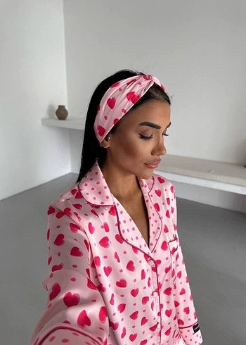 Pembe saten Kalpli Uzun Kollu Kadın Pijama Takımı