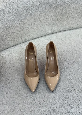 Bej Parlak Tüylü Stiletto Topuklu Kadın Ayakkabı - Görsel 2