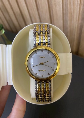 Altın Renkli Kadın Klasik Saat - Görsel 6