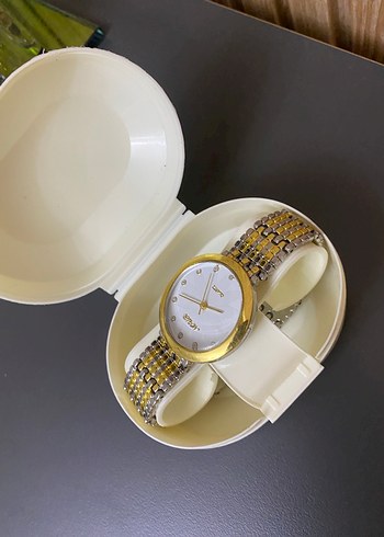 Altın Renkli Kadın Klasik Saat - Görsel 2