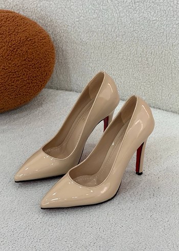 Christian Louboutin 38