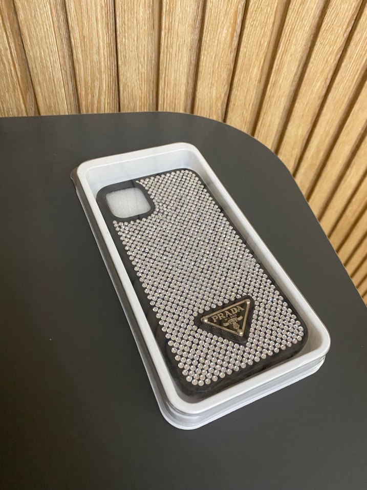 Gri Parlak Prada Taşlı Street Wear Telefon Kılıfı - Görsel 3