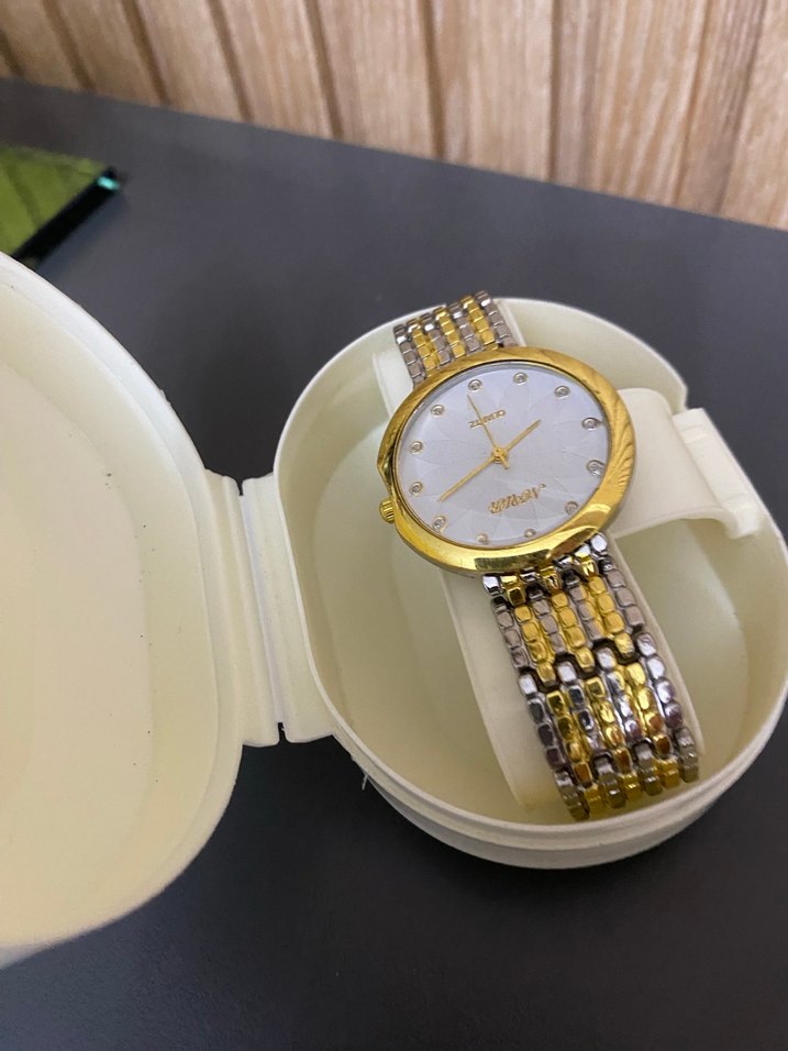 Kadın Altın Renkli Boncuklu Klasik Saat - Görsel 4