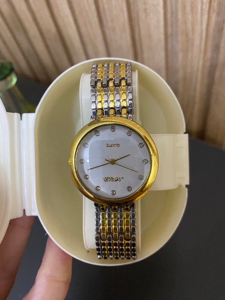 Altın Renkli Klasik Kadın Saati - Görsel 4