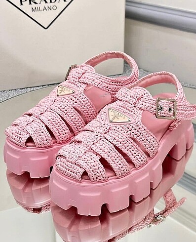Prada sandalet