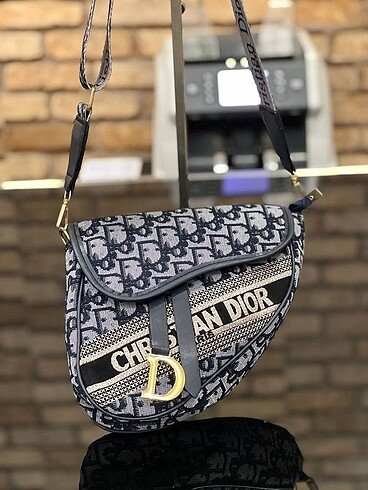 Dior askılı çanta
