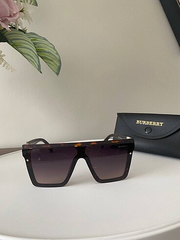 Burberry güneş gözlüğü