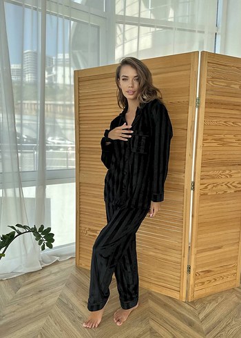 Uzun Kollu Siyah Çizgili Kadın Pijama Takımı