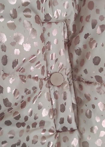 Kız Çocuk Pembe Kapüşonlu Yılan Desenli Mont - Görsel 3