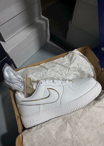 Nike Air Force 1 07 White Gold Detail