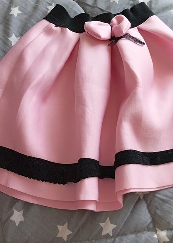 Pembe fırfırlı kız etek