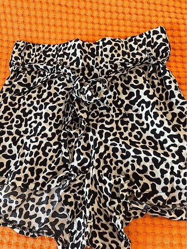 Trendyol & Milla Leopar desenli şort