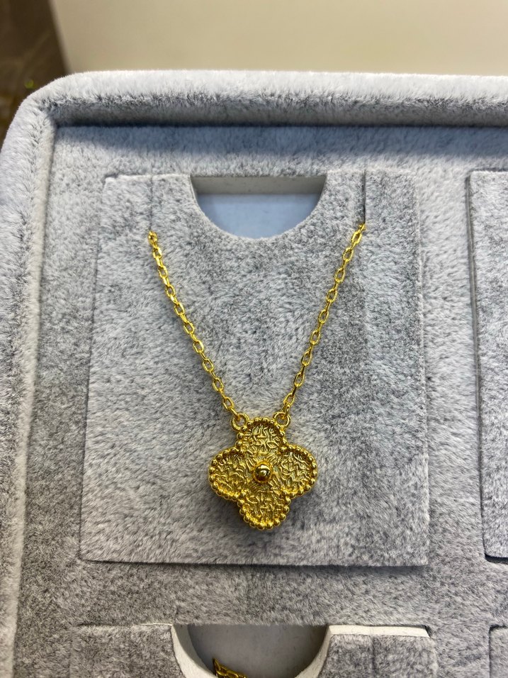Altın Renk Van Cleef  Zincirli Kolye - Görsel 3