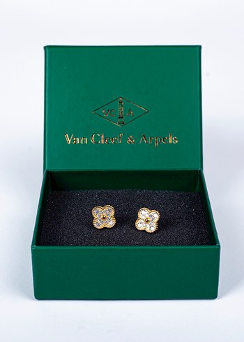 Altın Renkli Van Cleef küpe - Görsel 3