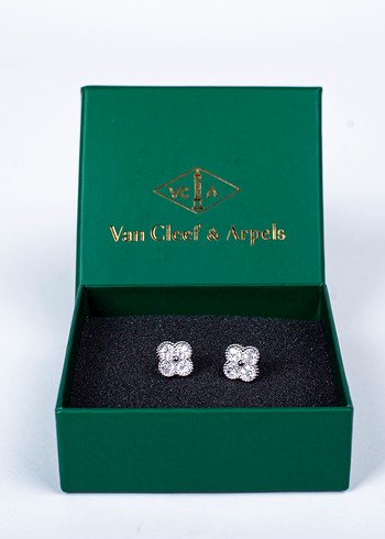 Altın Renkli Van Cleef küpe - Görsel 6