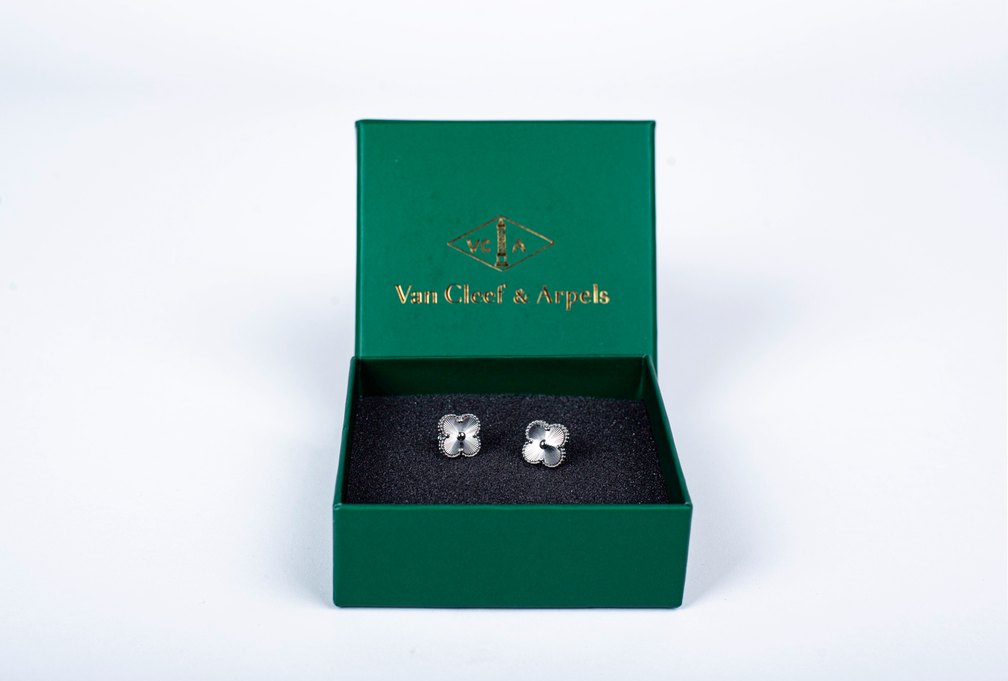 Altın Renkli Van Cleef küpe - Görsel 4