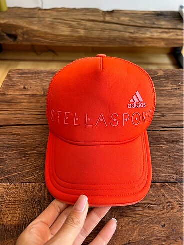 Stella Mc Cartney şapka