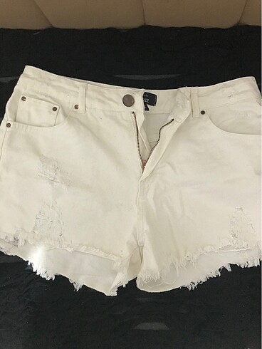 Beyaz denim şort