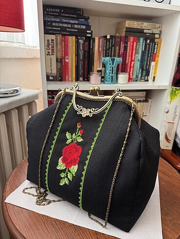 Vintage Etamin Gül Desenli Siyah Kadın Çanta