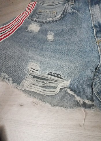 Çizgili Detaylı Kadın Mavi Kot Şort - Görsel 4