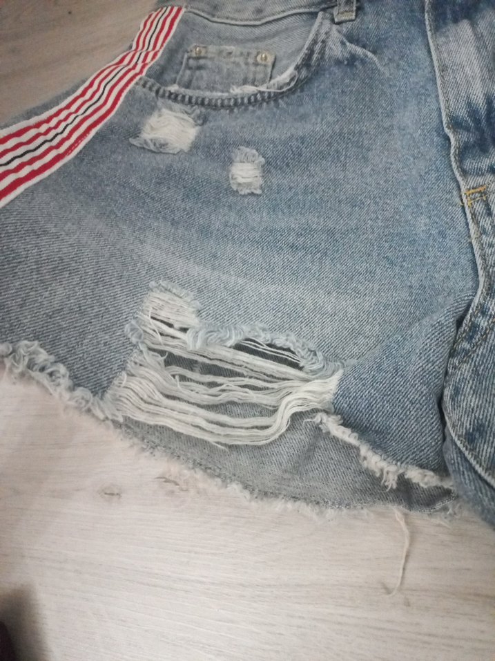 Çizgili Detaylı Kadın Mavi Kot Şort - Görsel 4