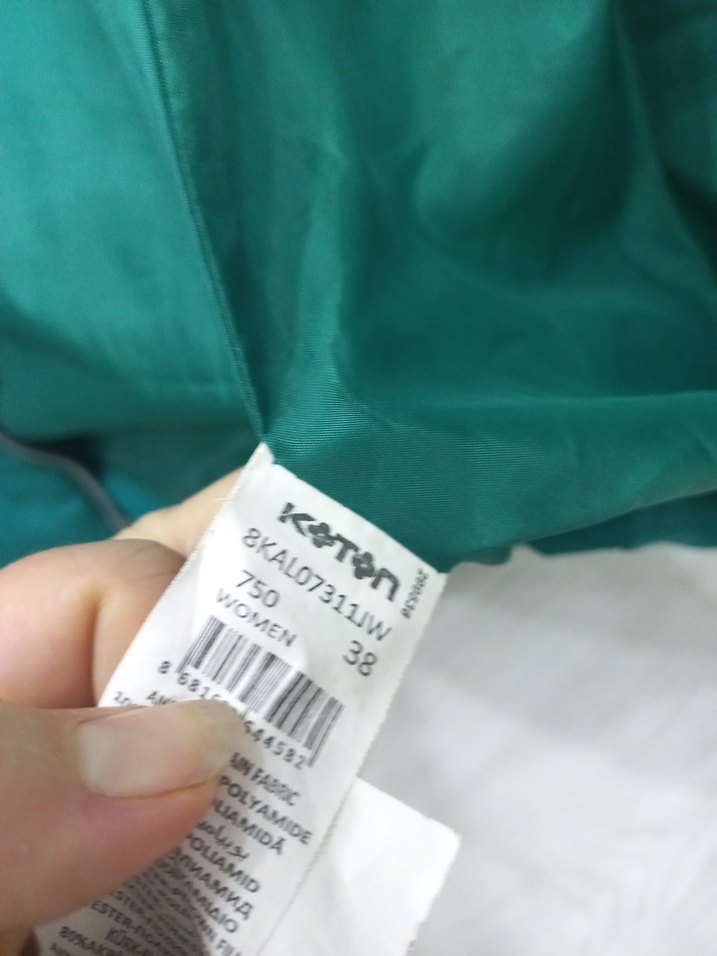 Bayan Parlak Yeşil Kürklü Mont - Görsel 3