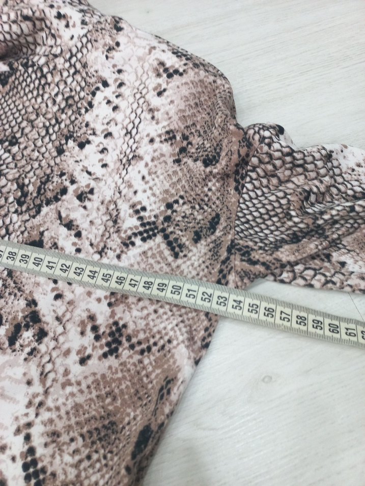 Yılan Desenli Boğazlı Kadın Bluz - Görsel 4