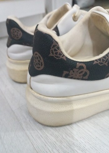 Guess Beyaz Bağcıklı Kadın Spor Ayakkabısı - Görsel 2