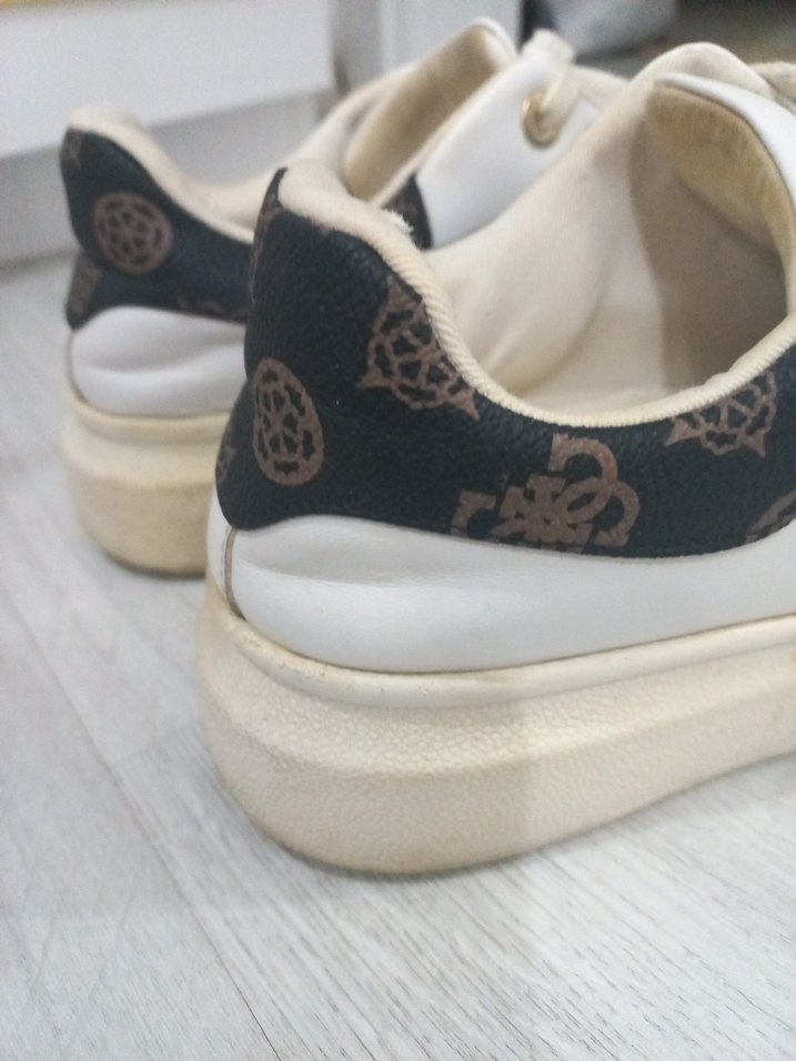 Guess Beyaz Bağcıklı Kadın Spor Ayakkabısı - Görsel 2