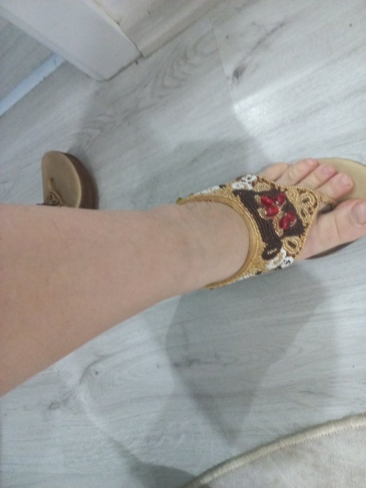 Boncuk İşlemeli Kahverengi Dolgu Topuklu Sandalet - Görsel 5