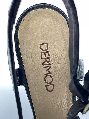 37 Beden siyah Renk Derimod Platform %70 İndirimli.