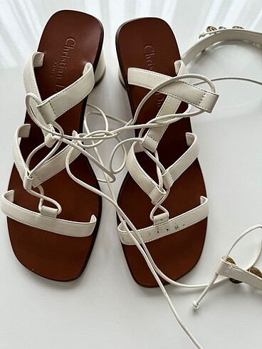 Dior CHRİSTİAN DİOR SANDALET 37,5 numara