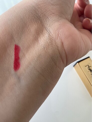 Beden Yves saint lauren ysl ruj