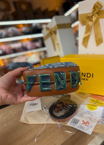 Fendi FENDI Tokalı Mavi Baskılı Denim Kadın Çanta