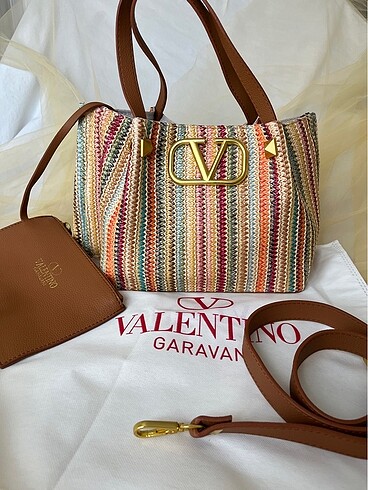 Valentıno garavanı hasır çanta