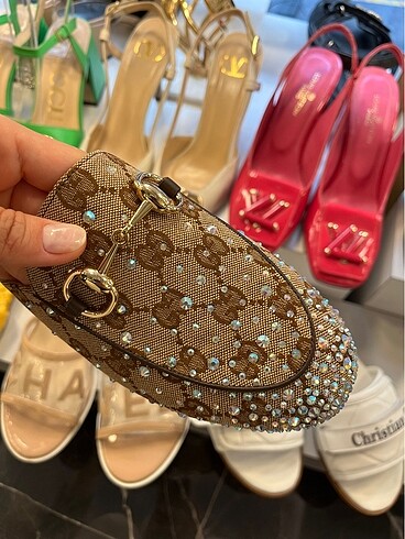 Gucci taşlı terlik