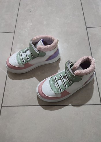 Kız Çocukları İçin Pembe Yeşil Cırtlı Sneakers - Görsel 2