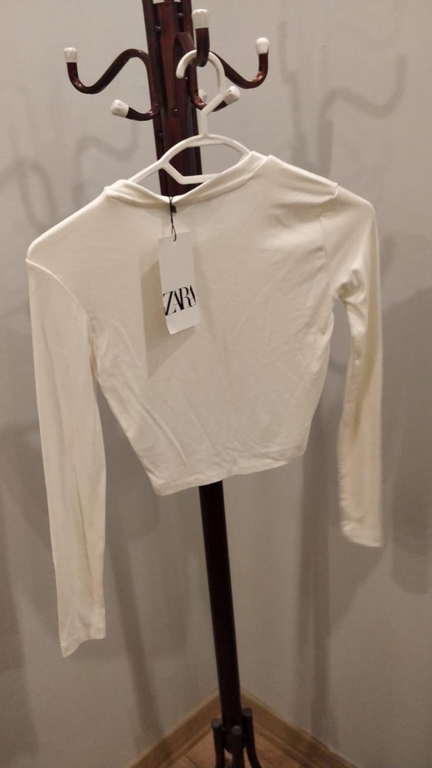 Zara Beyaz Basic Uzun Kollu Crop Top - Görsel 2