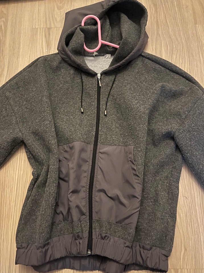 Gri Kapüşonlu Fermuarlı Kadın Ceket - Görsel 2