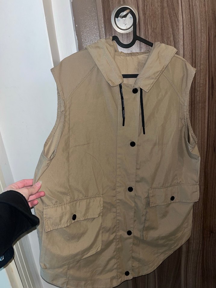 Bej Düğmeli Kolsuz Kadın Yelek - Görsel 2