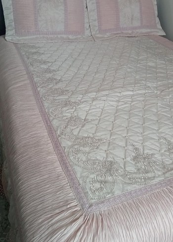 Nakışlı Pastel Pembe Yatak Örtüsü - Görsel 4