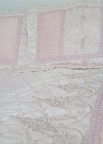Nakışlı Pastel Pembe Yatak Örtüsü - Görsel 3