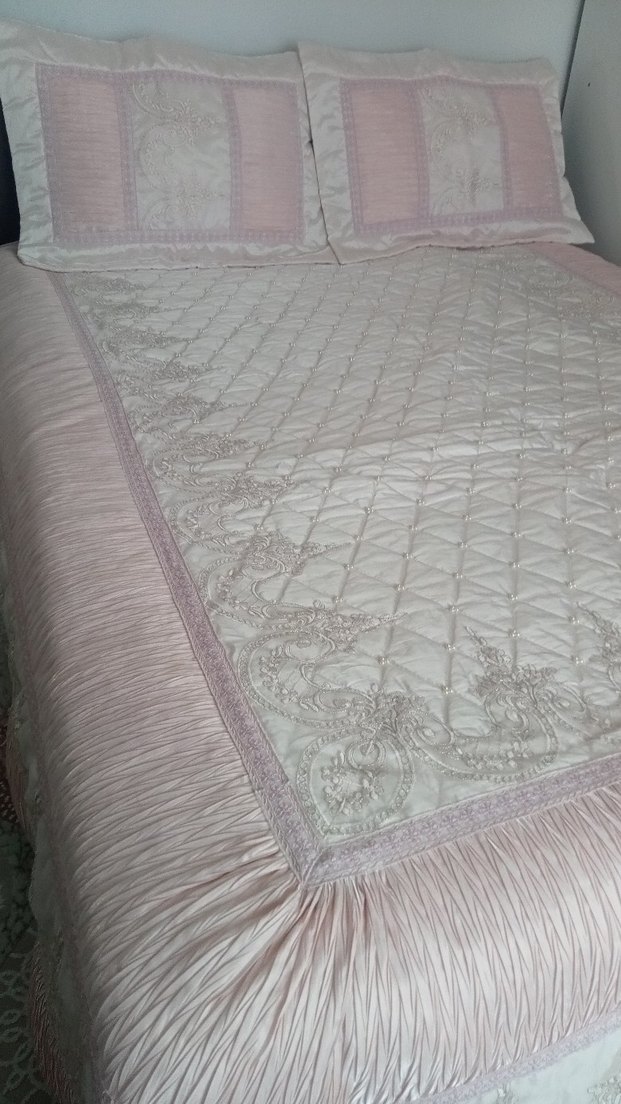 Nakışlı Pastel Pembe Yatak Örtüsü - Görsel 4