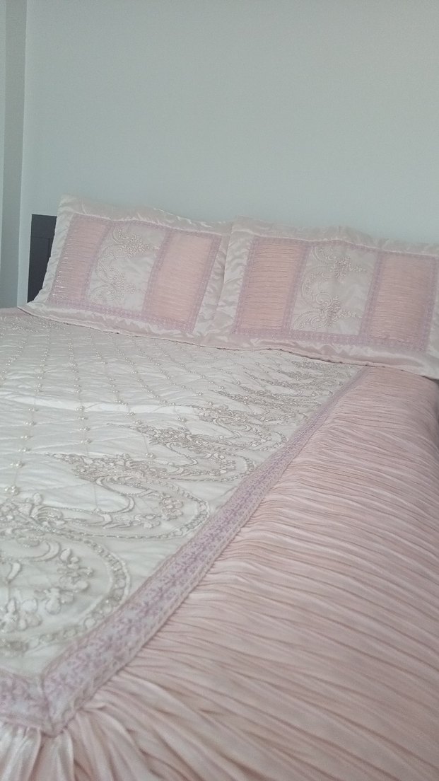 Nakışlı Pastel Pembe Yatak Örtüsü - Görsel 2