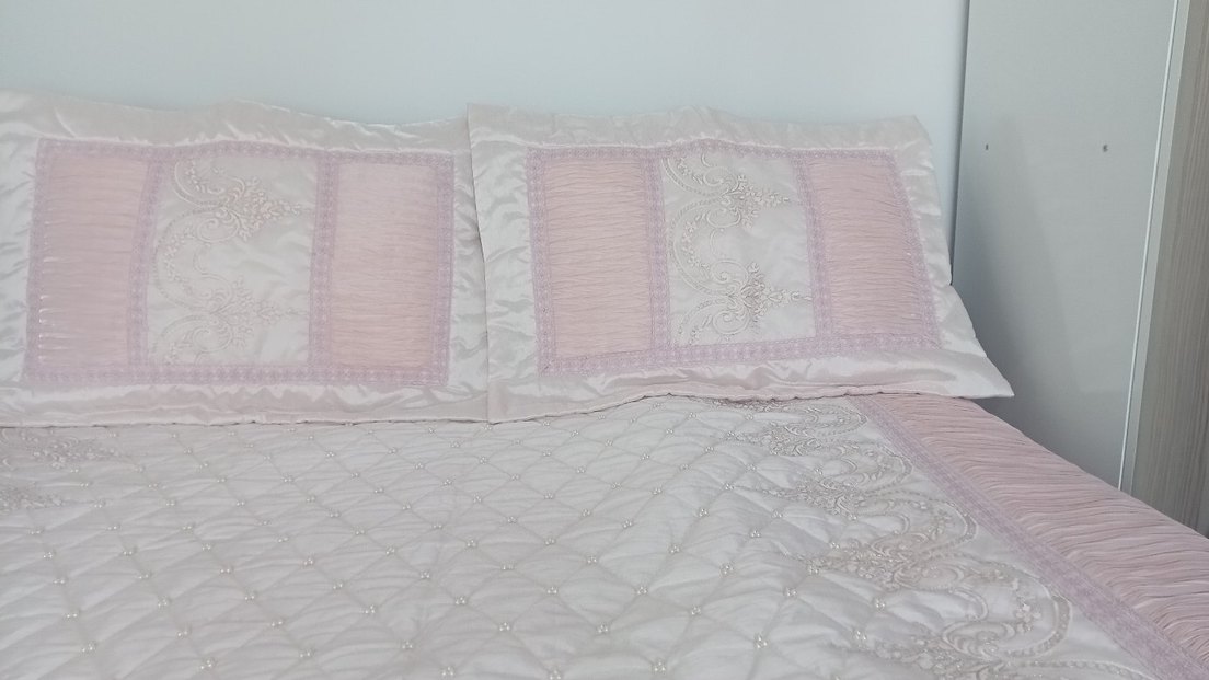 Nakışlı Pastel Pembe Yatak Örtüsü - Görsel 5