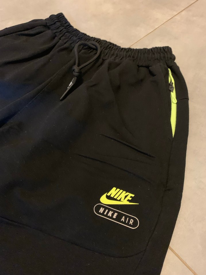 Nike Siyah Rahat Kesim Erkek Şort - Görsel 4